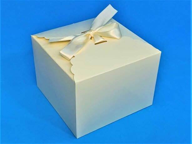 Коробка 14*14*10см, квадрат, сборная, атласная лента, кремовый, 1/20