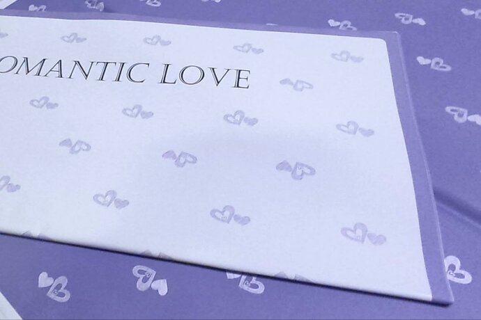 Плёнка перламутровая «Romantic Love» 57см х 57см, 20шт, сиреневый